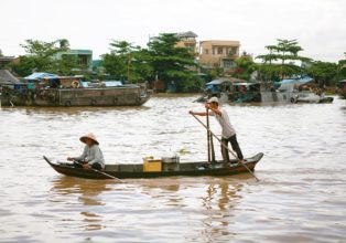 Marché flottant dans le Delta du Mékong