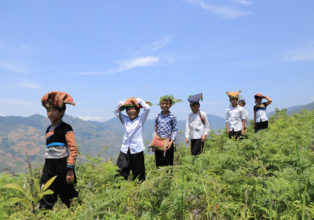Le film documentaire du Vietnam "En route vers l'école" a remporté le prix ABU 2016