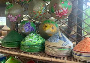 🎋 Le chapeau conique vietnamien – Symbole intemporel de l’élégance et de la tradition